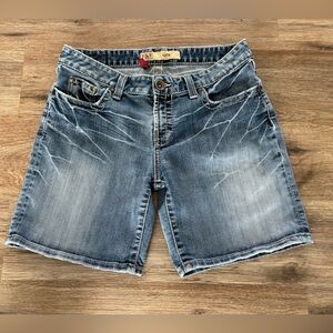 BKE KATE BERMUDA 28 women’s Jean shorts. Good Cond! See measurements!!
